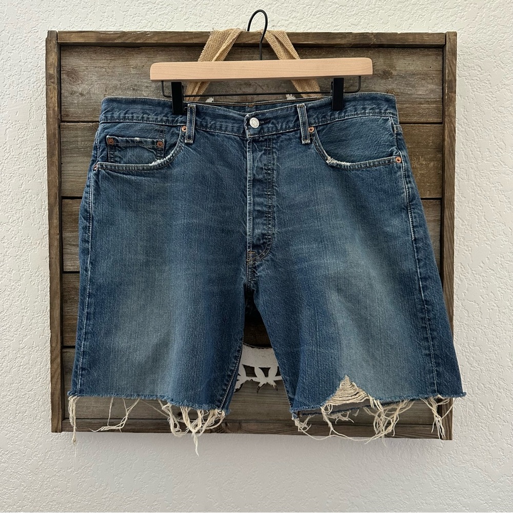 VTG Levi’s 501 100% cotton‎ Distressed Denim Frayed Shorts 38